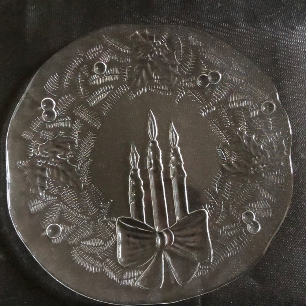 Elegant Clear Glass Serving Plate / Christmas